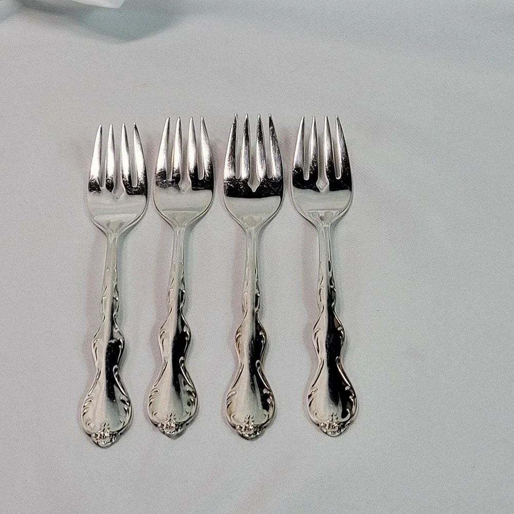 Camelot‎ Melody Silverplate Pattern Set of 4 Salad Forks Floral Scroll VTG 1954